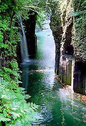 �ʐ^���N���b�N����Ɗg��摜�������܂�