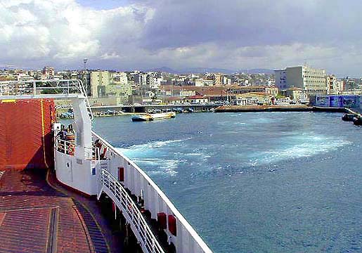 �N���b�N����ƌ��̃y�[�W�֖߂�܂�