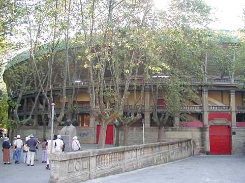 �N���b�N����ƌ��̃y�[�W�֖߂�܂�