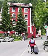 �ʐ^���N���b�N����Ɗg��摜�������܂�