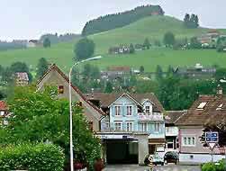 �ʐ^���N���b�N����Ɗg��摜�������܂�