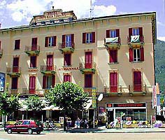 �ʐ^���N���b�N����Ɗg��摜�������܂�