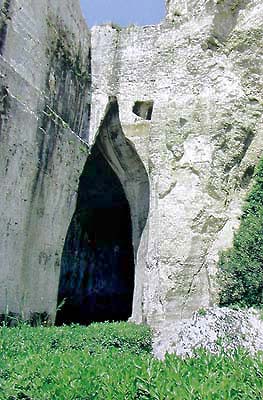 �N���b�N����ƌ��̃y�[�W�֖߂�܂�