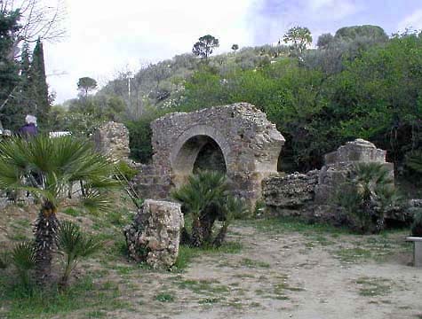 �N���b�N����ƌ��̃y�[�W�֖߂�܂�