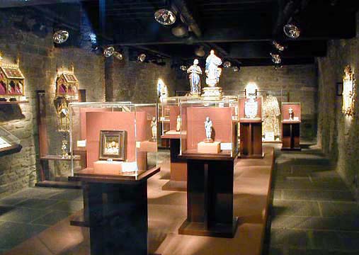 �N���b�N����ƌ��̃y�[�W�֖߂�܂�