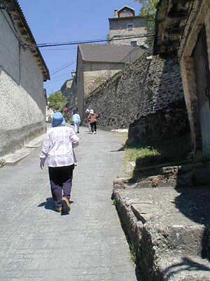 �N���b�N����ƌ��̃y�[�W�֖߂�܂�