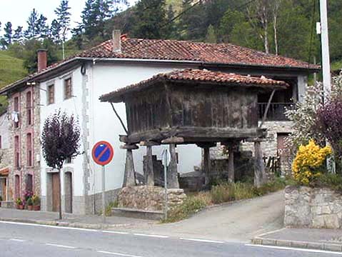 �N���b�N����ƌ��̃y�[�W�֖߂�܂�